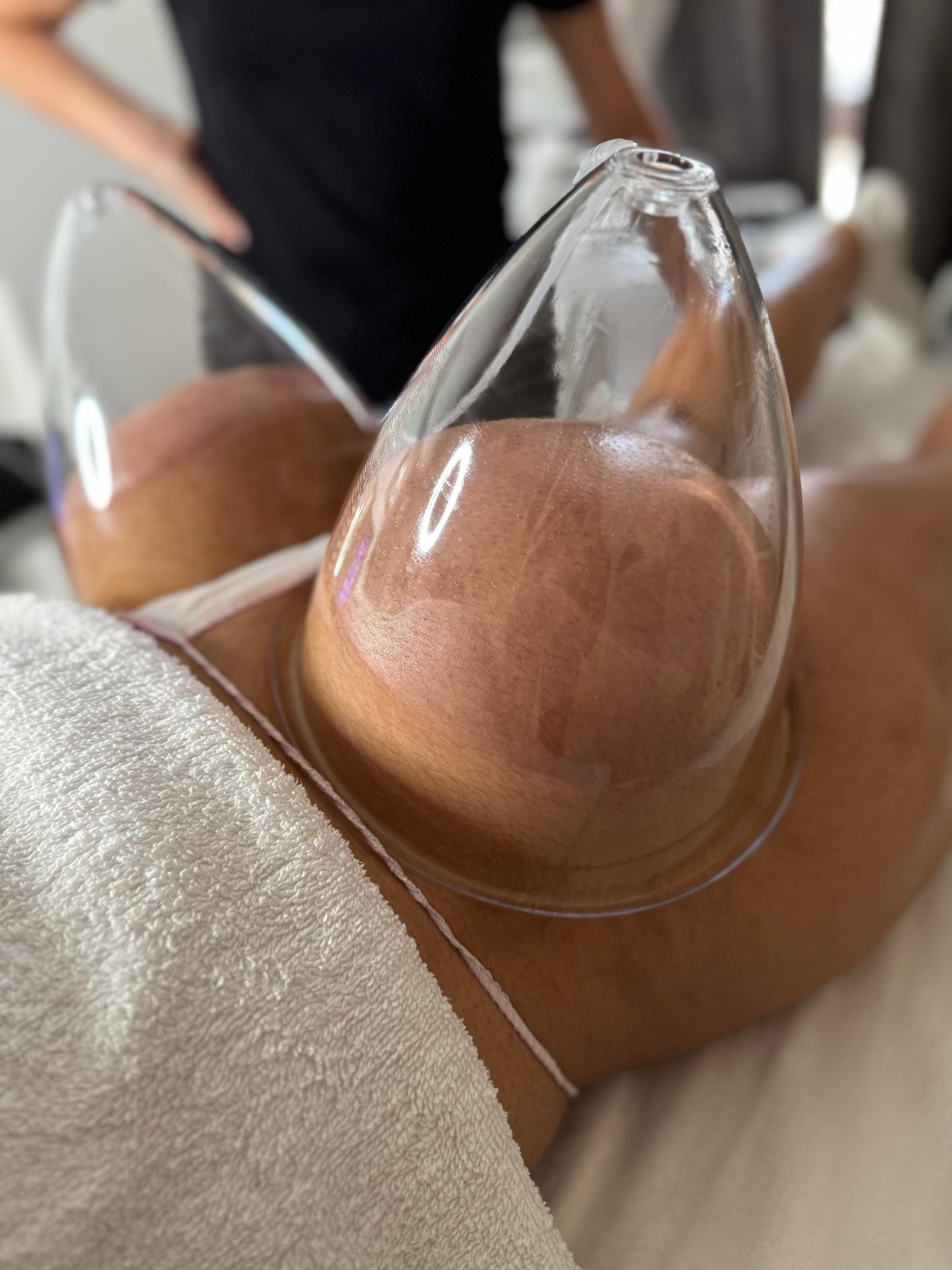 Vacuum glutei a Cuneo